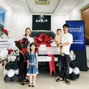 Hoạt động tư vấn và giao xe Kia tại Quảng Ngãi 5